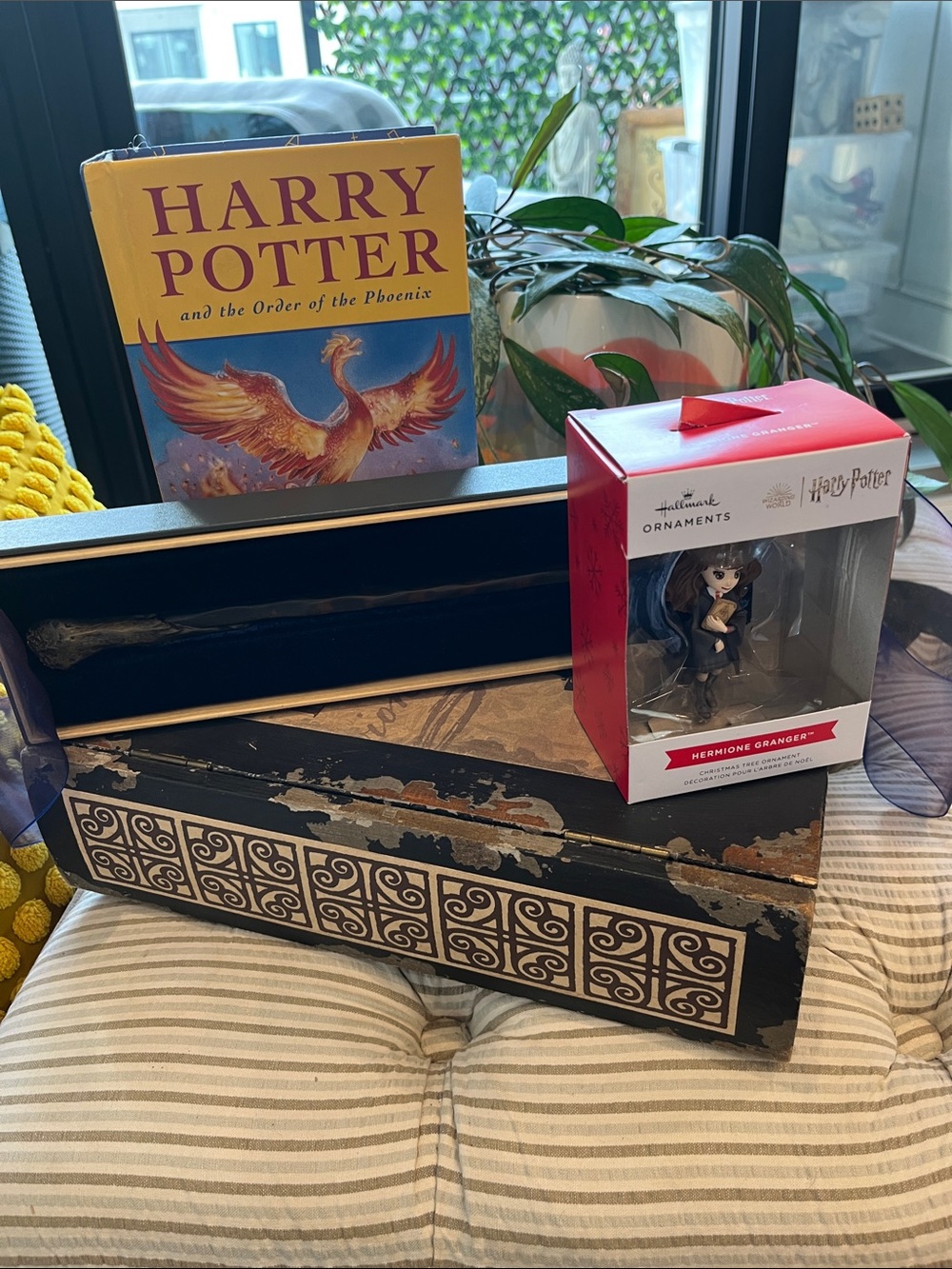 Warner Bros. Harry Potter Wand, 1 st ed. Book, & Hermione Granger figurine